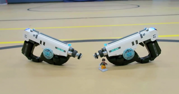 LEGO神人又發功  LEGO製《Overwatch》 Tracer 雙槍 LEGO神人又發功  LEGO製《Overwatch》 Tracer 雙槍